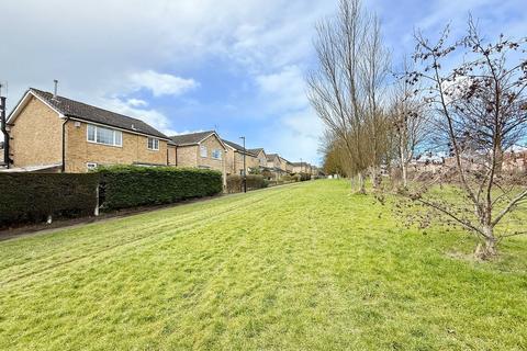 42 Durham Way, Harrogate, HG3 2TB