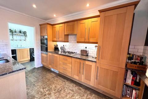 1 Acorn Close, Northampton, NN5 4BD