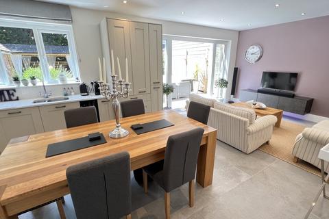 4 bedroom detached house for sale, Osprey Road, Warminster
