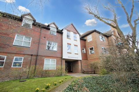 2 bedroom flat for sale, Elrington Road, The Watergardens Elrington Road, IG8