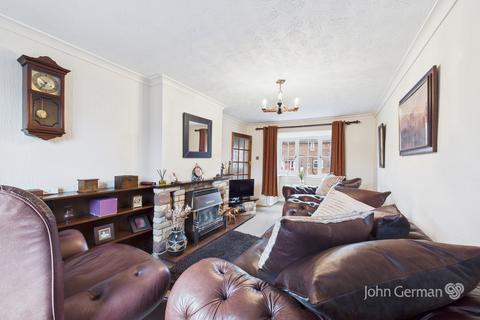 22 Lightfoot Road, Uttoxeter, ST14 7HB