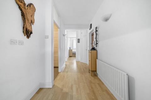 3 bedroom apartment for sale, Greenway Close, London