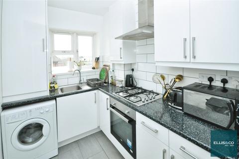 2 bedroom apartment to rent, Granville Place, High Road, London, N12
