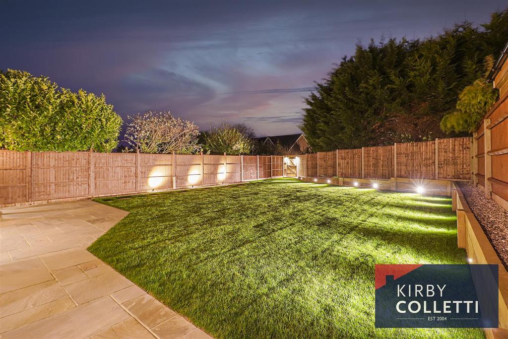 Garden (night)