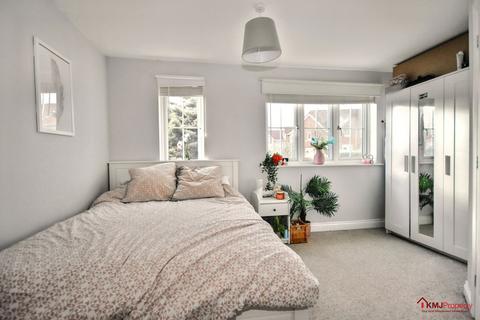 9 Dougall Close, Tunbridge Wells, TN2 3GN