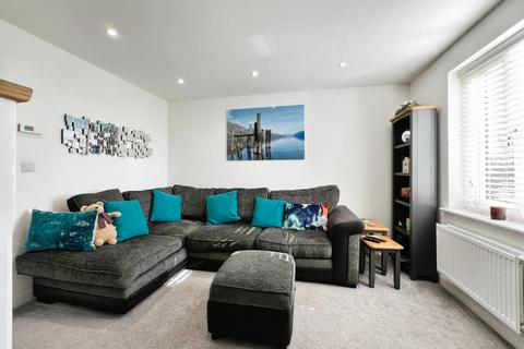 2 bedroom semi-detached house for sale, Woodpecker Way, Hythe