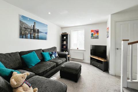 2 bedroom semi-detached house for sale, Woodpecker Way, Hythe