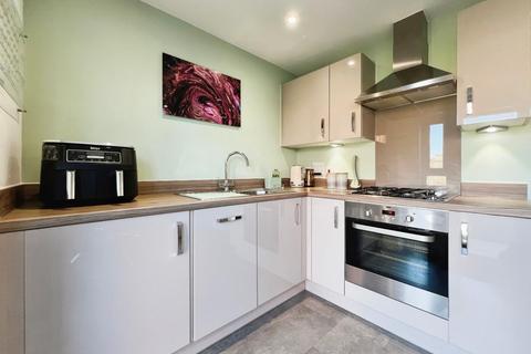 2 bedroom semi-detached house for sale, Woodpecker Way, Hythe
