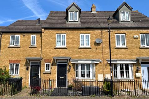 4 bedroom townhouse for sale, Banks Drive, Sandy