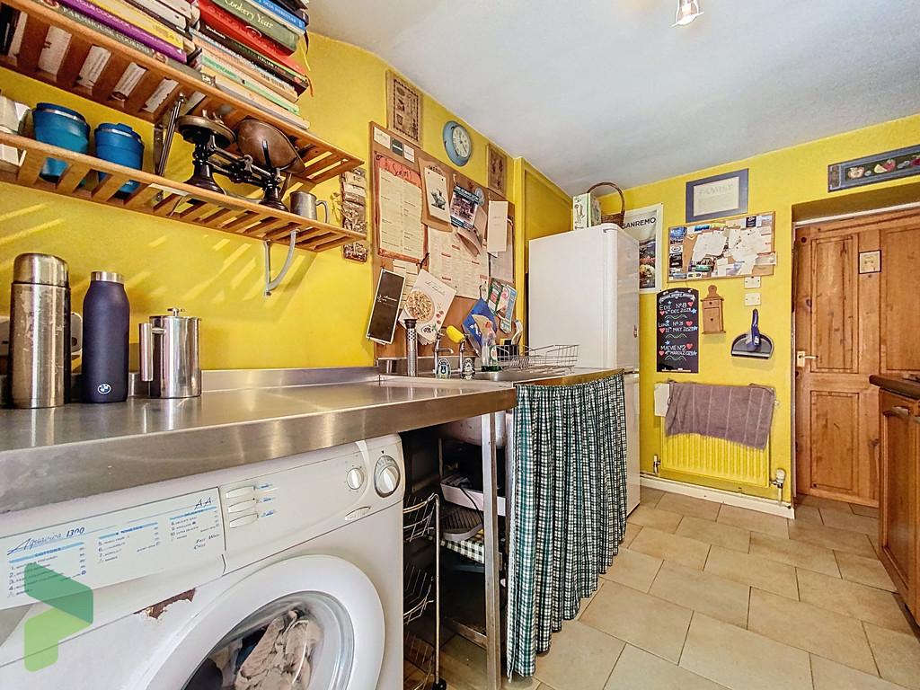 Seperate Fitted Kitchen