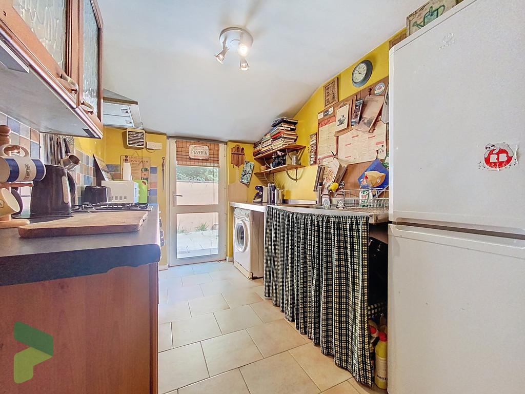 Seperate Fitted Kitchen