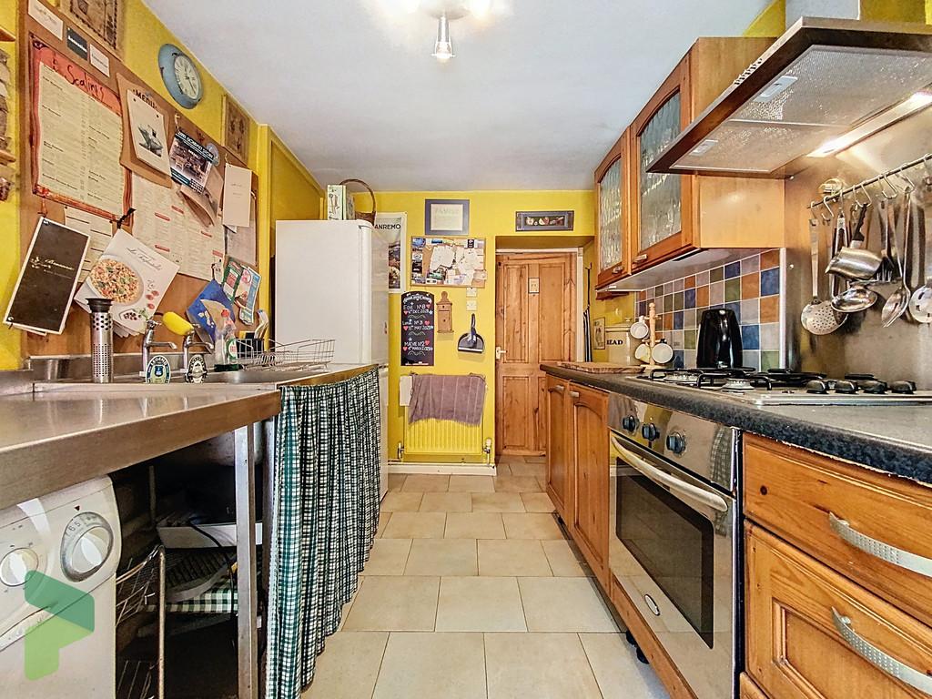 Seperate Fitted Kitchen