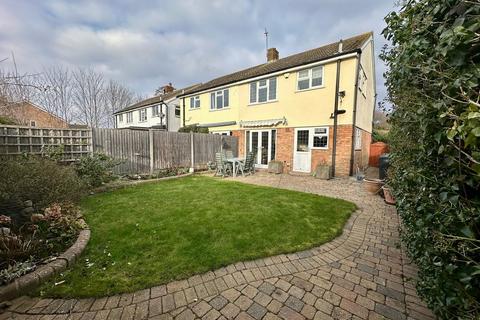 16 Rochford Avenue, Waltham Abbey, EN9 1SD