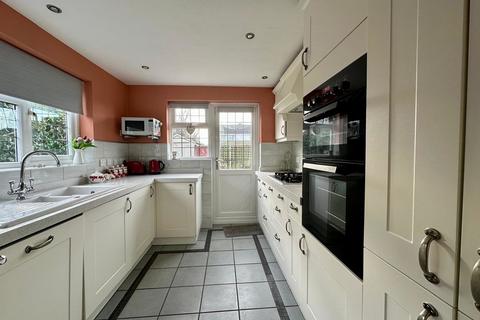 16 Rochford Avenue, Waltham Abbey, EN9 1SD