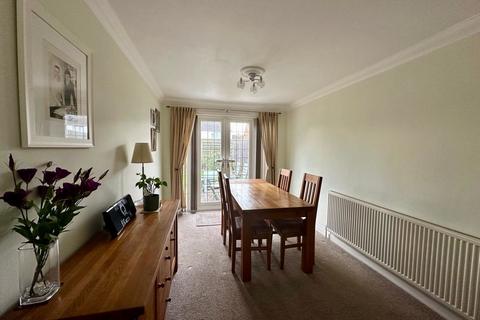 16 Rochford Avenue, Waltham Abbey, EN9 1SD