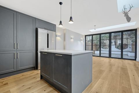 52 Ellesmere Road, London, E3 5QX