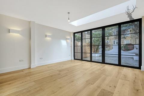 52 Ellesmere Road, London, E3 5QX