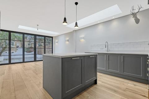 52 Ellesmere Road, London, E3 5QX