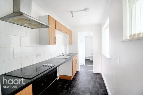 3 bedroom terraced house to rent, Cardiff Road, NEWPORT