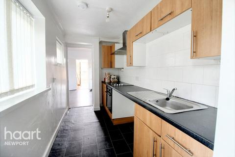 3 bedroom terraced house to rent, Cardiff Road, NEWPORT