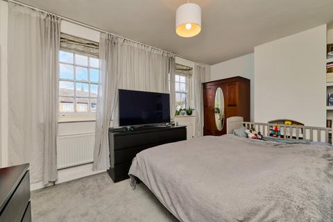 3 bedroom end of terrace house for sale, Manchester Grove, London