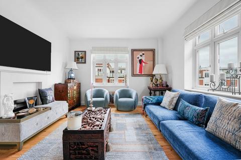 Hall Road, London, NW8