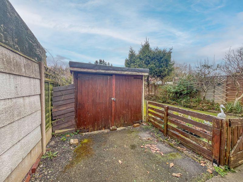 Detached garage