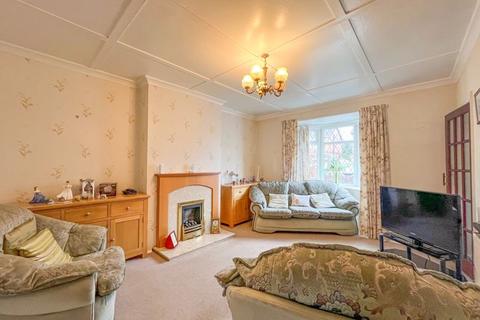 3 bedroom semi-detached house for sale, Hawthorn Road, Wolverhampton