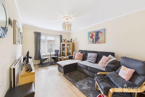 1 bedroom ground floor flat for sale, Hewell Court, Sevenoaks Street, Grangetown, Cardiff CF11 7HD