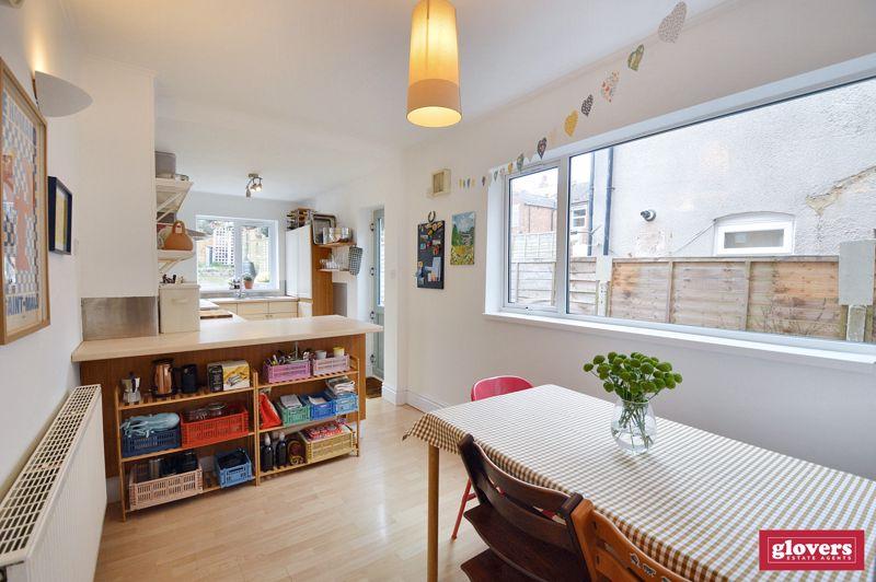 Dining kitchen