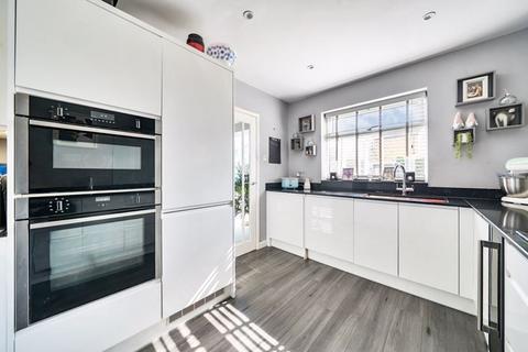 20 Bramley Road, East Peckham, Tonbridge, TN12 5BW