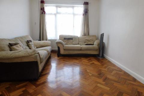 3 bedroom semi-detached house to rent, Raymond Road, Slough