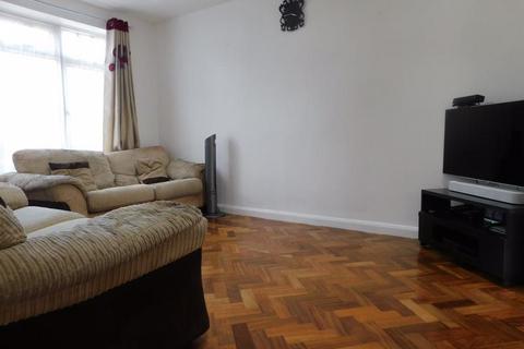 3 bedroom semi-detached house to rent, Raymond Road, Slough