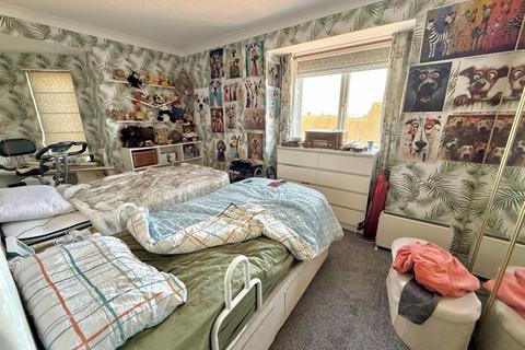 2 bedroom retirement property for sale, Eleanors Court, Dunstable