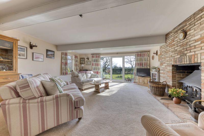 Lounge Outlook