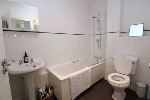 1 bedroom apartment to rent, Somerford Grove | N16