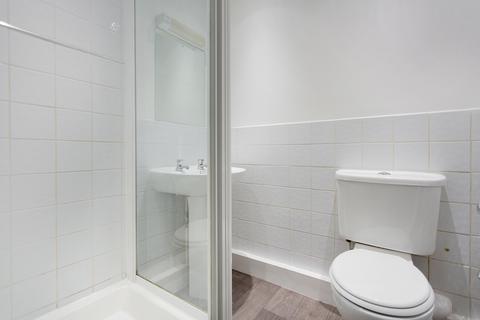 Studio to rent, Du Cane Court