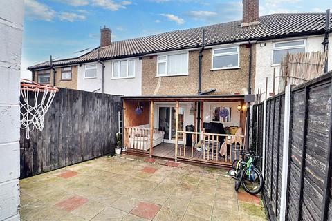 6 Alfred Road, Aveley, South Ockendon, RM15 4SU