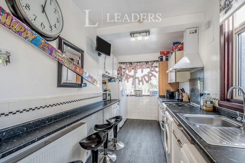 4 bedroom semi-detached house to rent, Everard Road, Bedford MK41 9LD