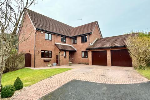 5 bedroom detached house for sale, Cooper Close, Newport NP18