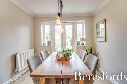 43 Greding Walk, Hutton, Brentwood, CM13 2UF