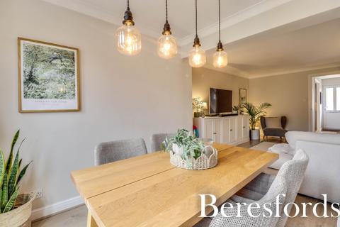 43 Greding Walk, Hutton, Brentwood, CM13 2UF