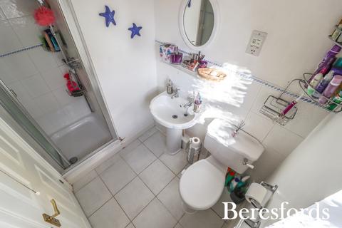 19 Fyfield Drive, South Ockendon, RM15 5QE