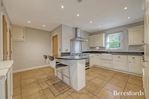 undefined, The Chase, Upminster, RM14