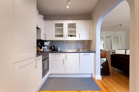 2 bedroom apartment for sale, London W14