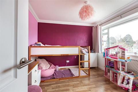 29 Hedingham Road, Hornchurch, RM11 3QH