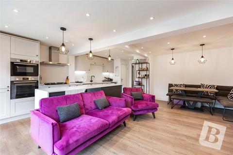 29 Hedingham Road, Hornchurch, RM11 3QH
