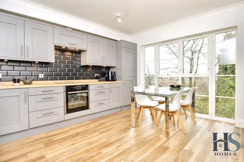 81 Caversham Place, Sutton Coldfield, B73 6HW