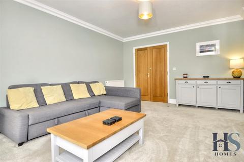 81 Caversham Place, Sutton Coldfield, B73 6HW