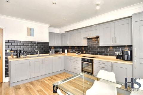 81 Caversham Place, Sutton Coldfield, B73 6HW